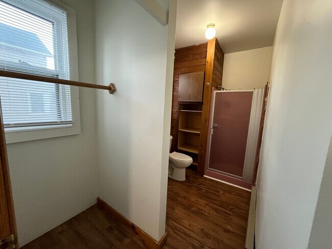 Building Photo - 5 S 63rd Ave W