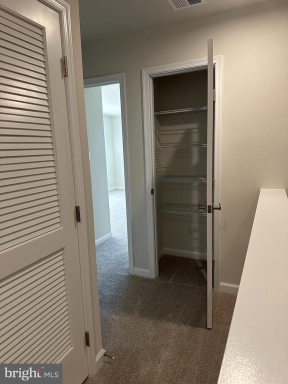 Building Photo - 645 Laurelwood Cir