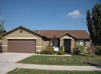 Building Photo - Desirable NW neighborhood