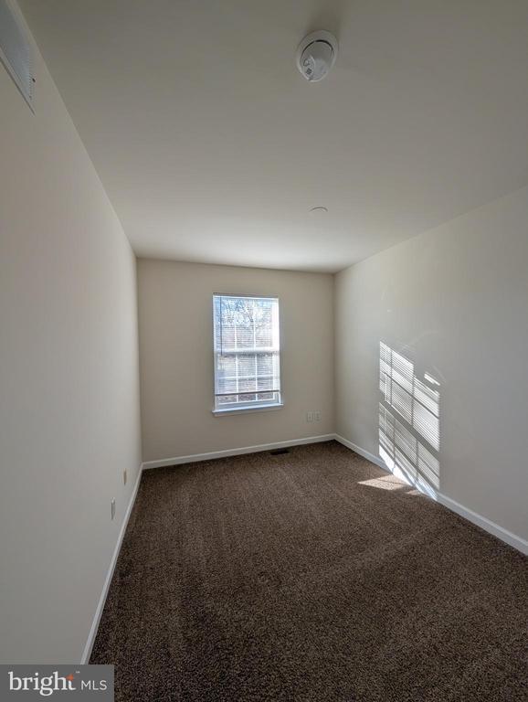 Building Photo - 322 Caribou Ln