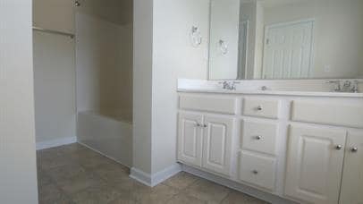 Building Photo - 2435 N Berkshire Rd