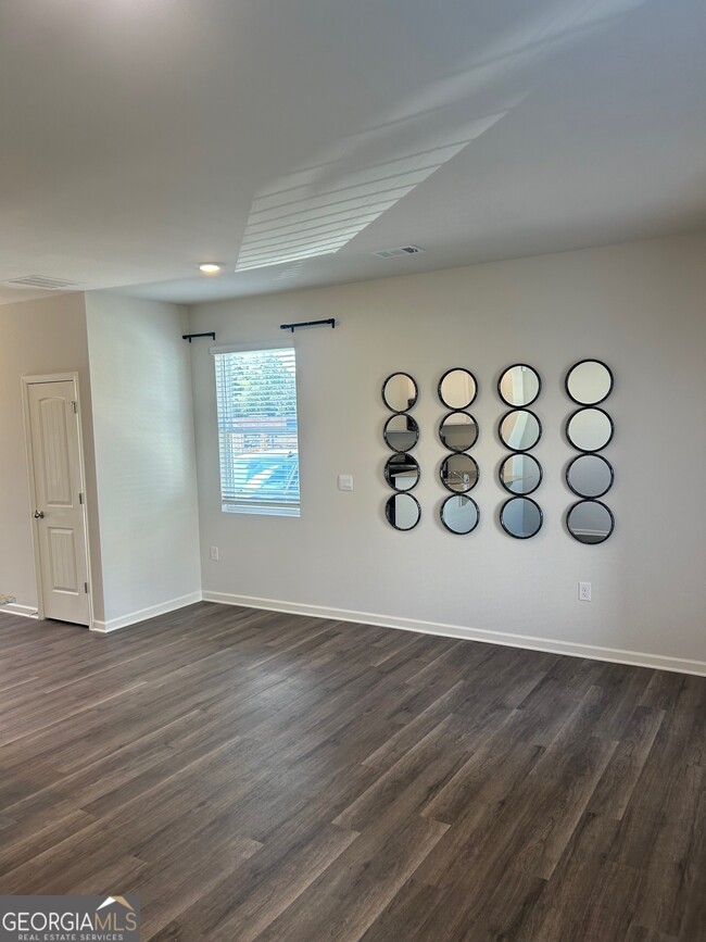 Building Photo - 1005 N 2nd Ave NW