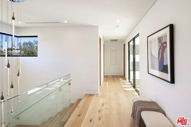 Building Photo - 14822 Hesby St