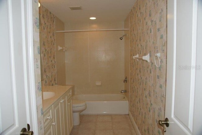 Building Photo - 268 Lewis Cir