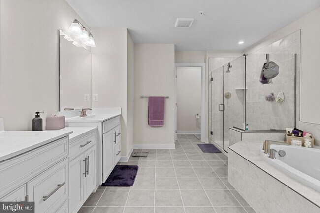 Building Photo - 12105 Empire Ln