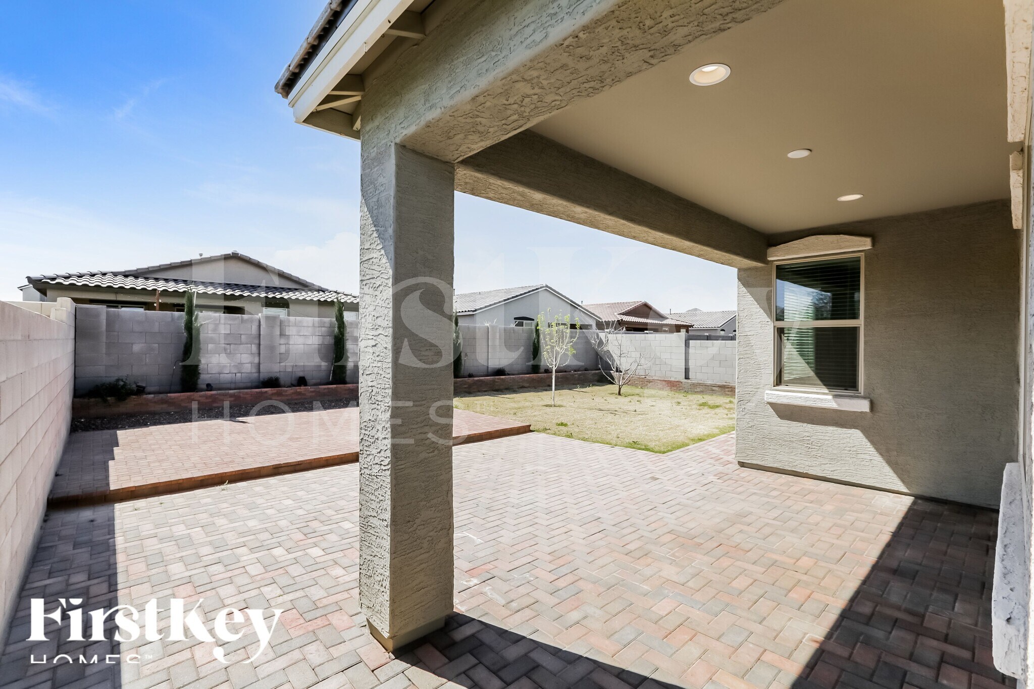 Building Photo - 2027 Kenton Way