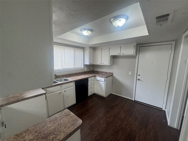 Building Photo - 23139 Lestergate Dr