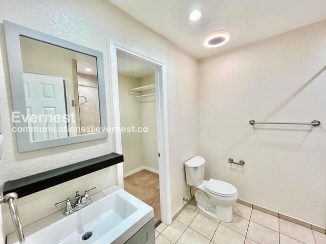 Building Photo - 3030 Anzio Dr