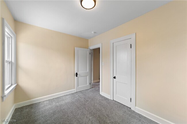 Building Photo - 4360 W 45th St