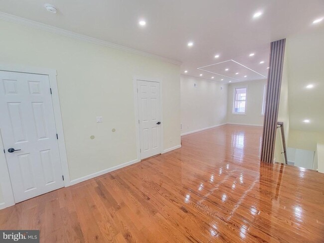 Building Photo - 5502 Master St