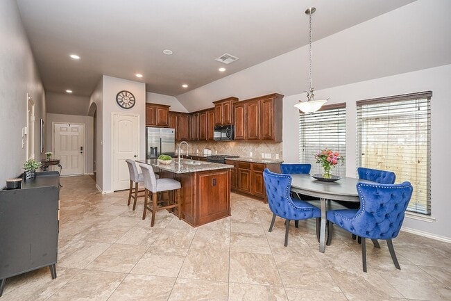 Building Photo - 10911 Overland Trail Dr