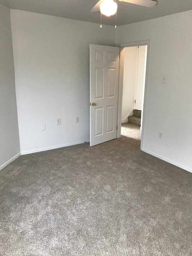 Building Photo - 501 Penn St