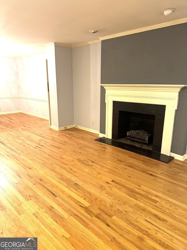 Building Photo - 535 Pierce Ave