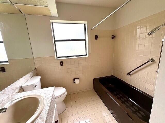 Building Photo - 114 Sevilla Ave