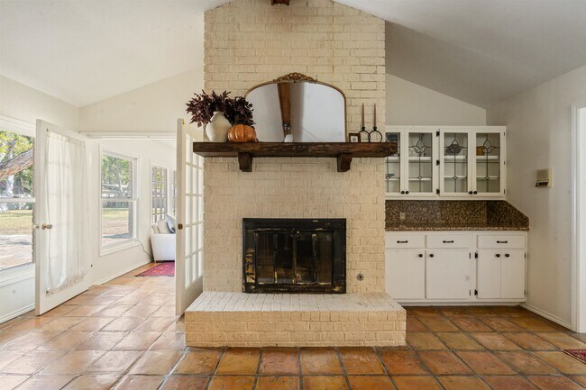 Building Photo - 106 Angela Dr