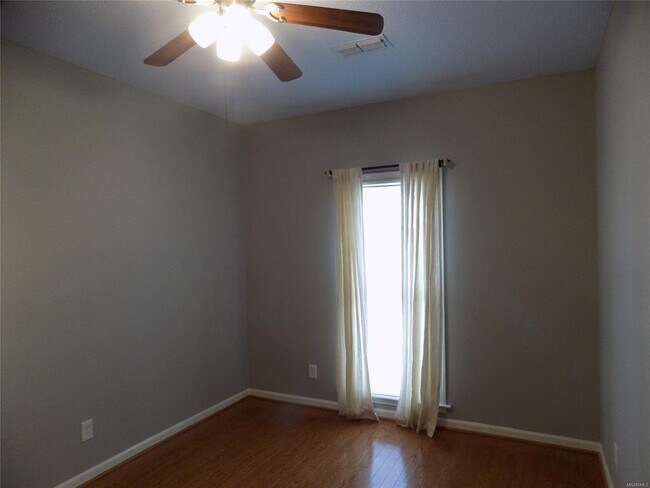 Building Photo - 4602 Cherry Tree Terrace