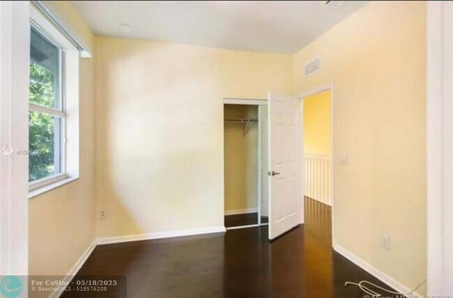 Building Photo - 3069 NW 30th Pl