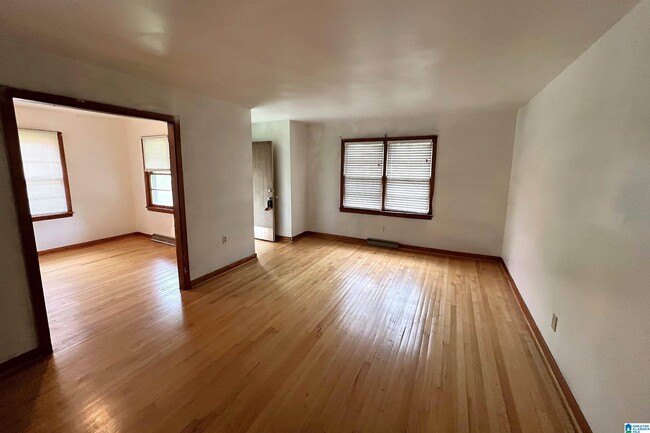 Building Photo - 117 Lawson Dr