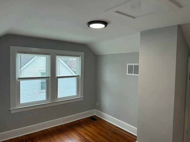 Building Photo - 504 Gibson Ave