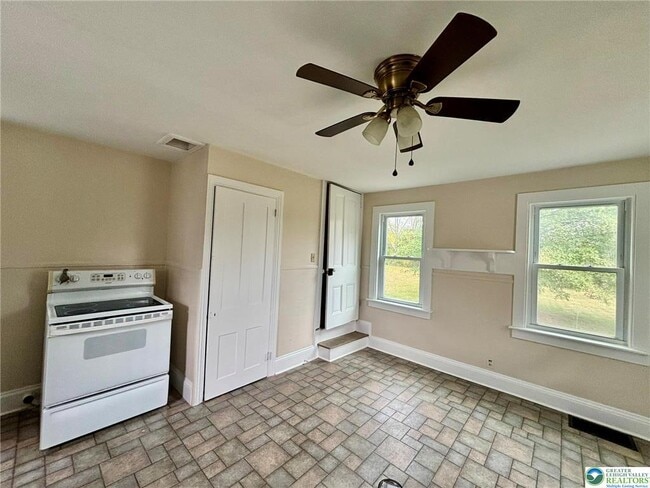 Building Photo - 3874 Northwood Ave