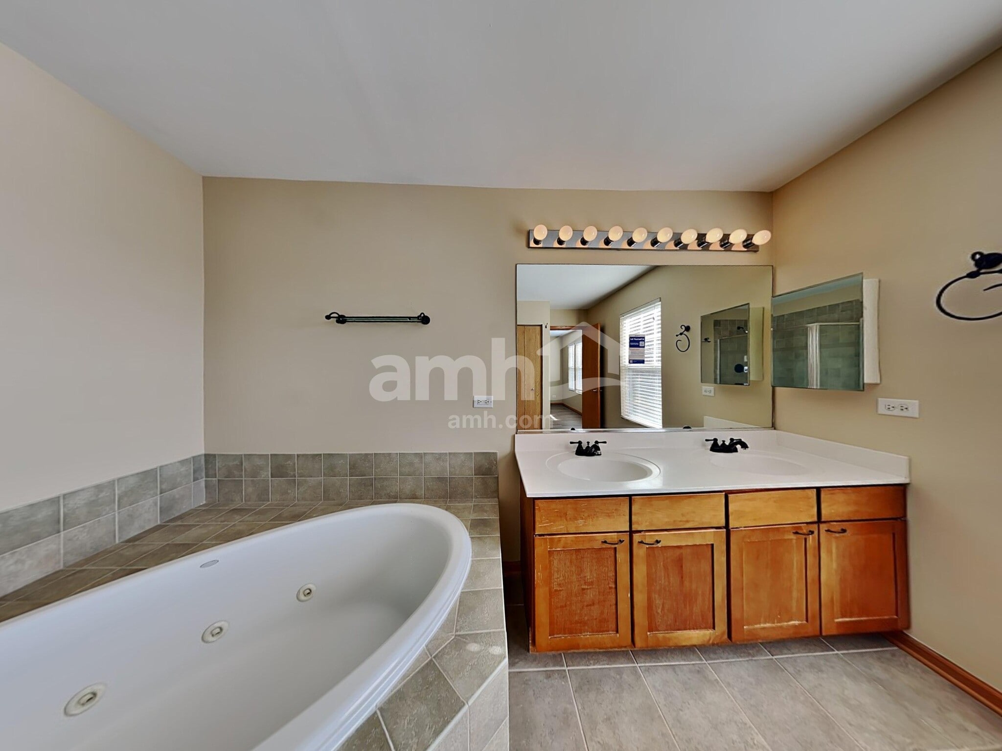 Building Photo - 1979 Cobblestone Dr