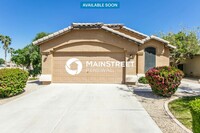 Building Photo - 588 E Devon Dr