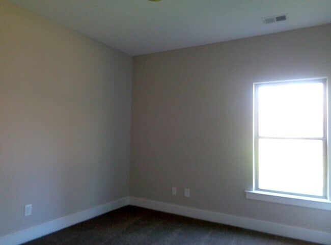 Building Photo - Beautiful Home for Rent in Tuscaloosa... Available to View with 48-hour Notice!!!