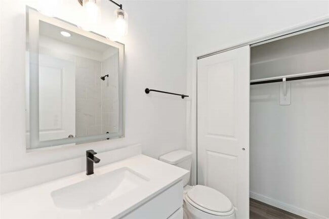 Building Photo - 4710 Mallow St