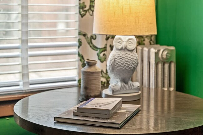 Building Photo - 3553 N Racine Ave