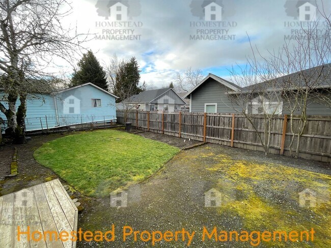 Building Photo - 321