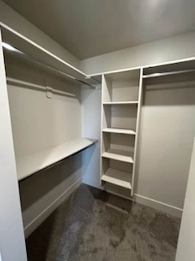 Building Photo - Hummingbird Townhome