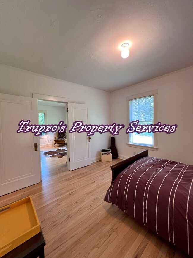 Building Photo - 13844 S Log Cabin Rd