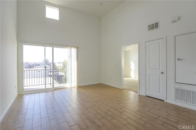 Building Photo - 11925 Kling St