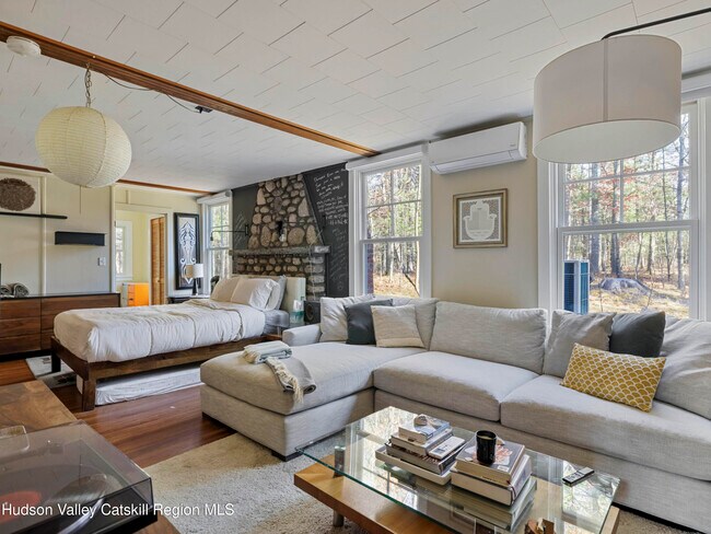 Building Photo - 20 Sherman Rd