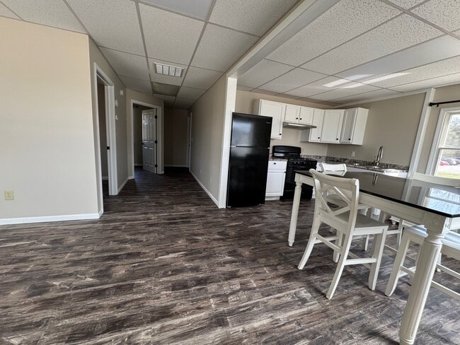 Primary Photo - 2 bed house