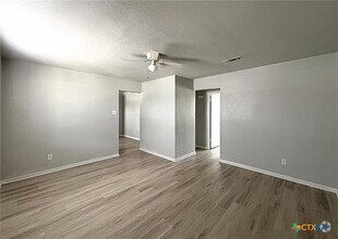 Building Photo - 305 Northern Dove Ln