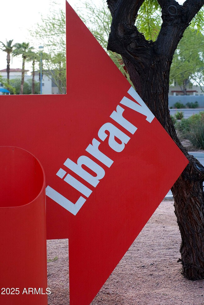 Building Photo - 208 W Portland St