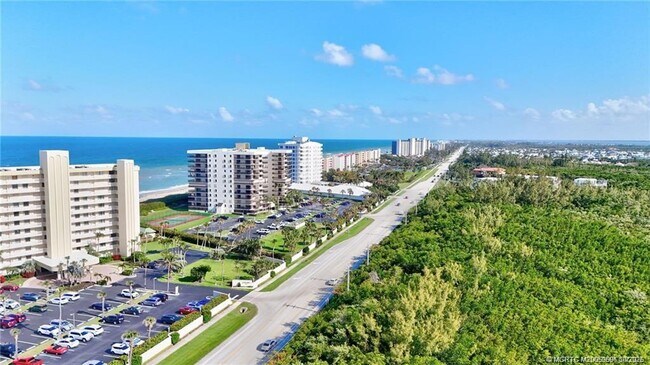 Building Photo - 10044 S Ocean Dr