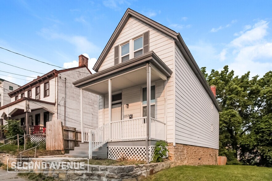 Building Photo - 1233 Dewey Ave