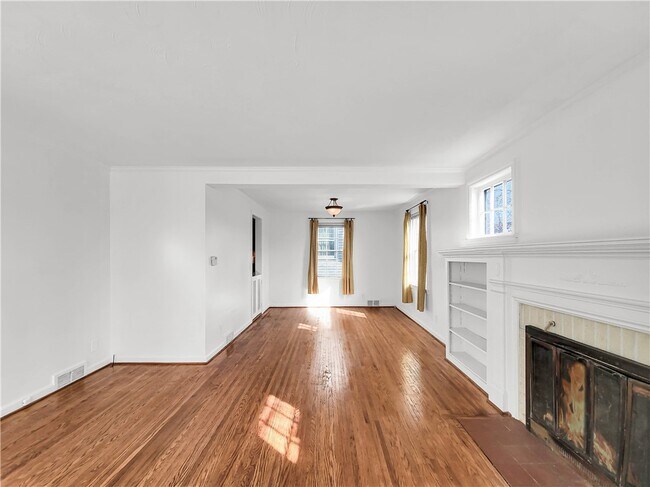 Building Photo - 54 Westmoreland Dr