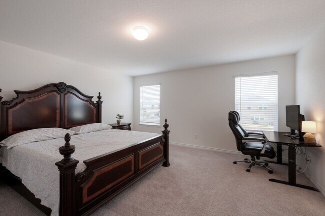 Building Photo - Comfort Meets Convenience in a Well-Located Home