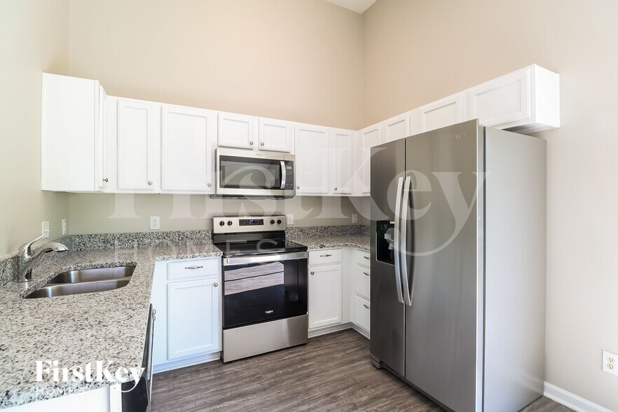 Building Photo - 7307 Woodbourne Ln