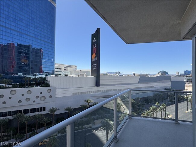 Building Photo - 2700 S Las Vegas Blvd