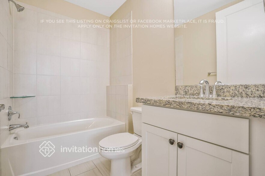 Building Photo - 11714 SW 13th Ct