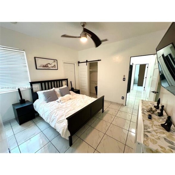 Building Photo - 2235 SW 23rd Ave