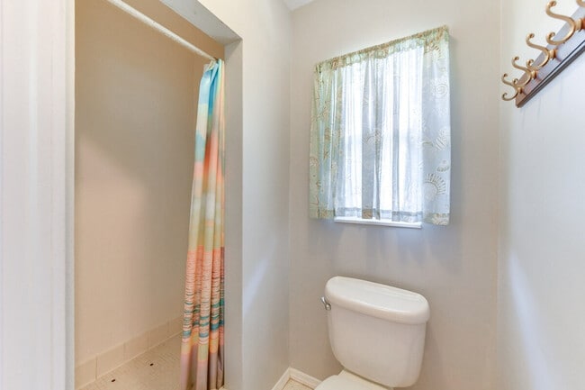 Building Photo - 1648 Idle Ln