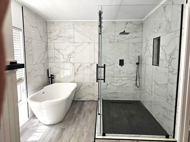 Building Photo - 11411 Sky Way Dr