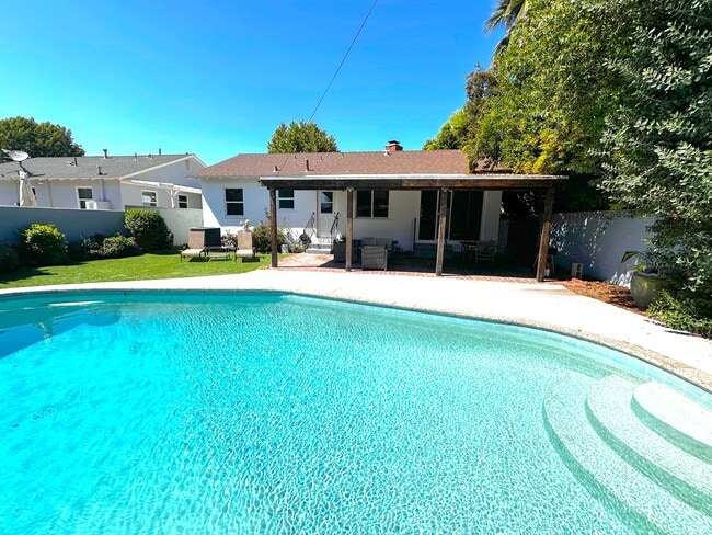 Building Photo - 15732 Covello St