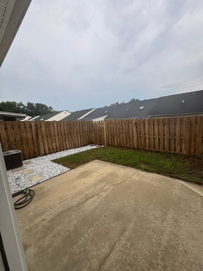 Building Photo - 100 Bennock Mill Ct