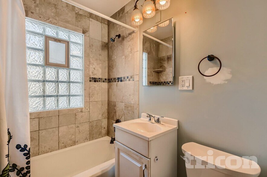 Building Photo - 6921 Russell Ave S